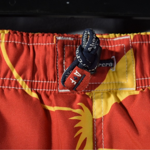 vintage abercrombie and fitch Shorts Hawaiian Print Men’s Size Medium Red Yellow - Picture 6 of 6